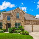Brick Home in Dallas with 3 Car Garage